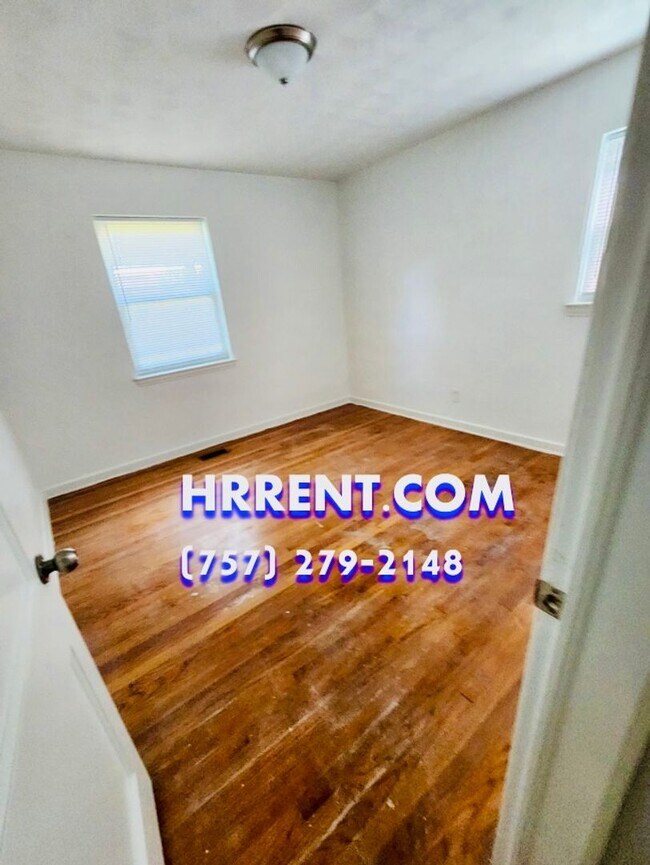 Building Photo - Newly Renovated 3 Bedroom 1 Bathroom Singl...