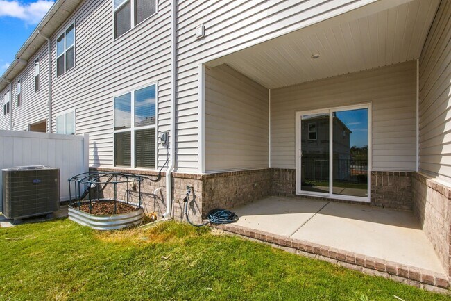 Building Photo - 1627 Manuka Ln