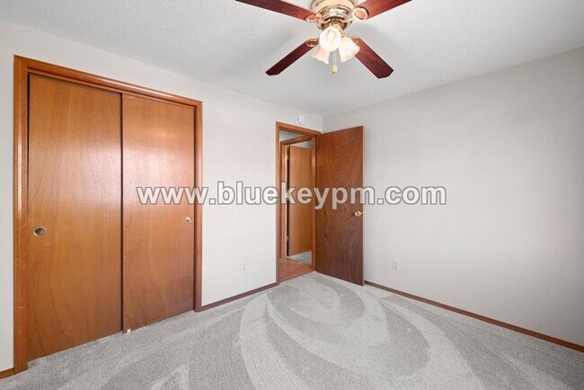 Building Photo - 3 Bed, 2 Bath Home in Wilsonville on a Cul...