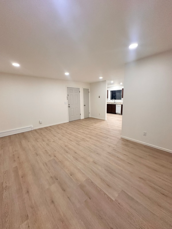 Building Photo - 105 E Peach St