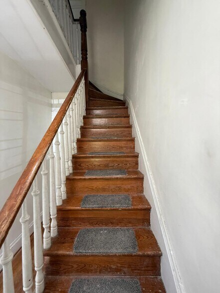 Building Photo - 1815 Highland Ave