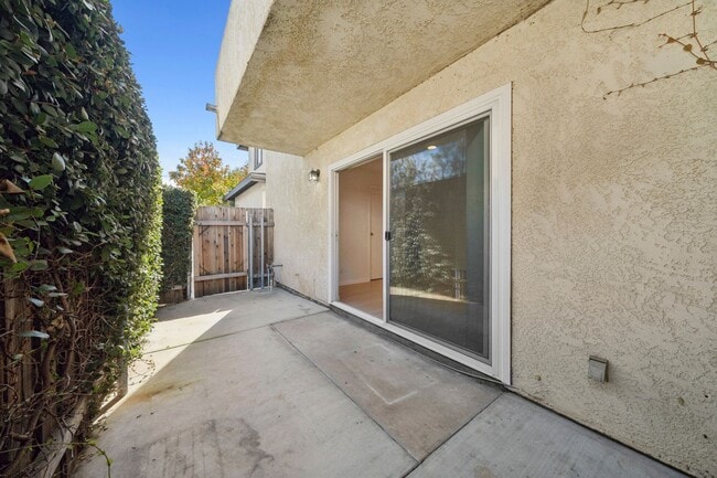 Building Photo - 221 Cabrillo St