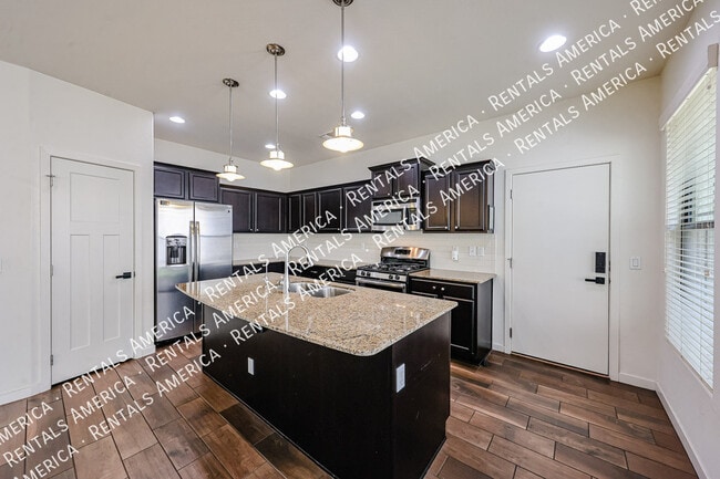 Building Photo - 10428 E Nopal Ave