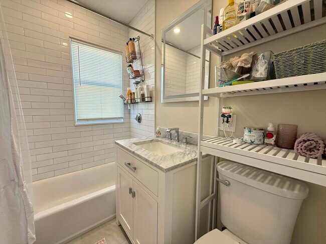 Building Photo - 82 Elmer Rd