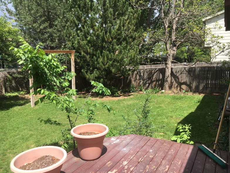 Building Photo - 1128 Elm St