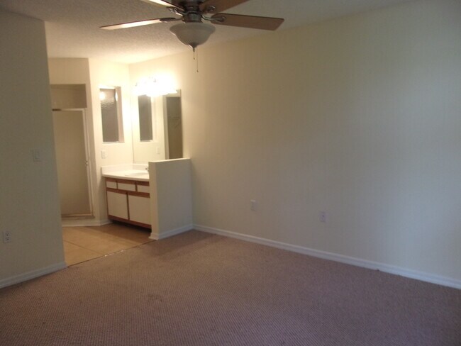 Building Photo - 12591 Equestrian Cir