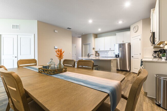 Building Photo - Available April 2026 - Turn Key Furnished 3 Bed, 2 Bath Home in Star Farms - MUST BE SEEN!