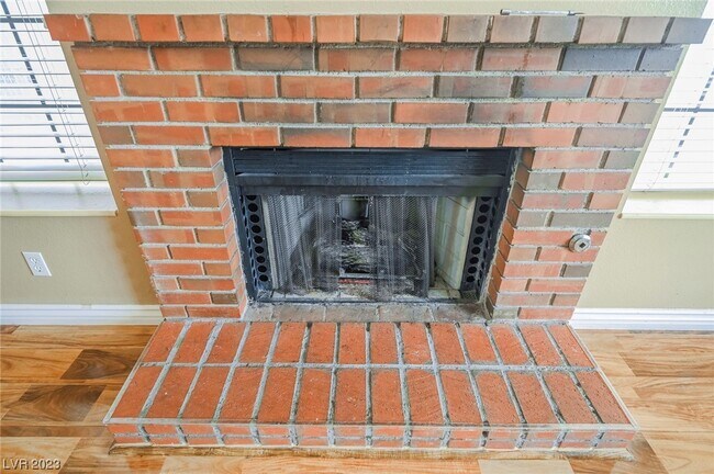 Building Photo - 109 Elegante Way