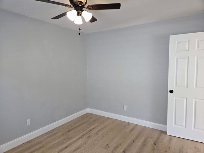 Building Photo - 3150 Emerson Ave S