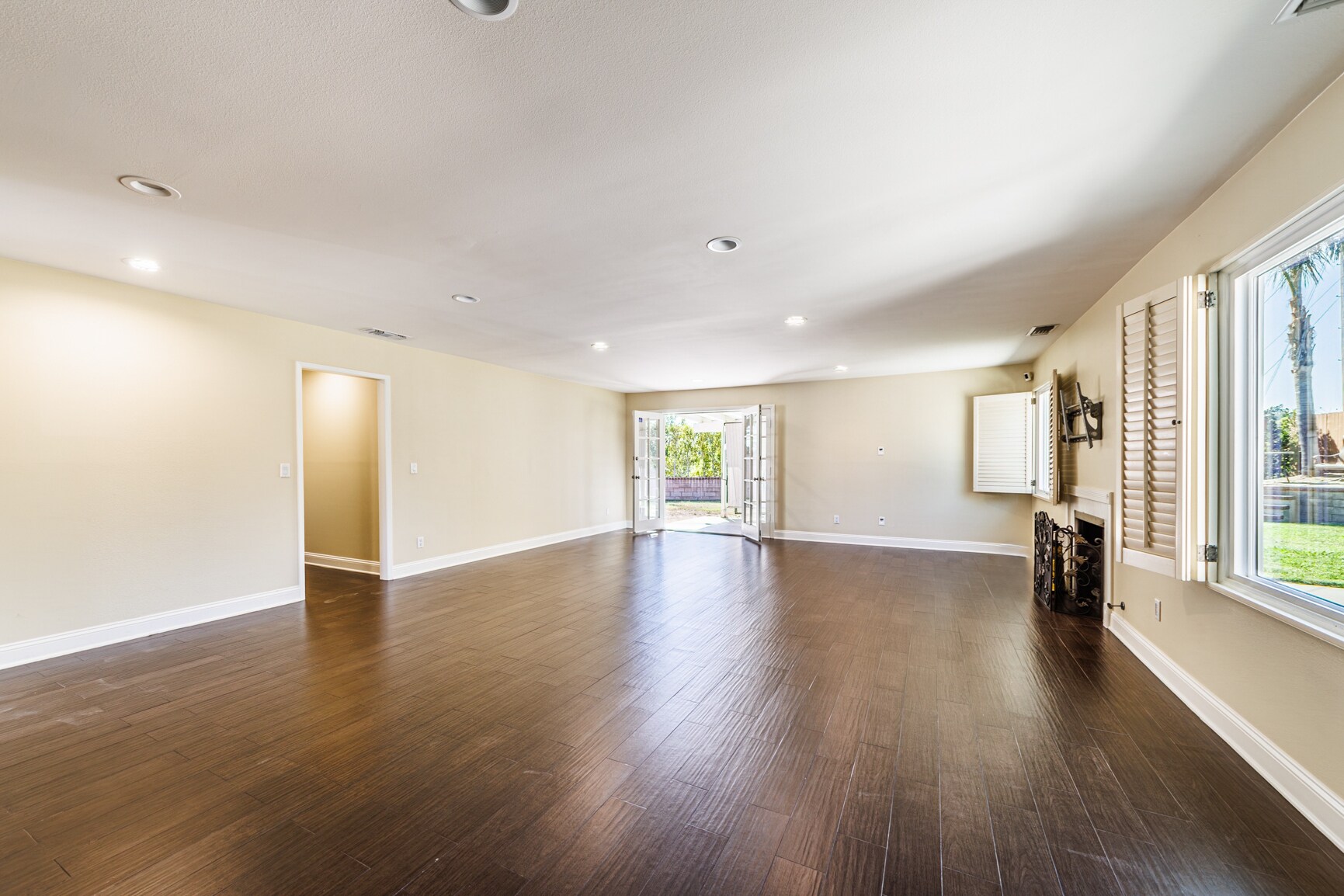 Building Photo - 9549 Forbes Ave