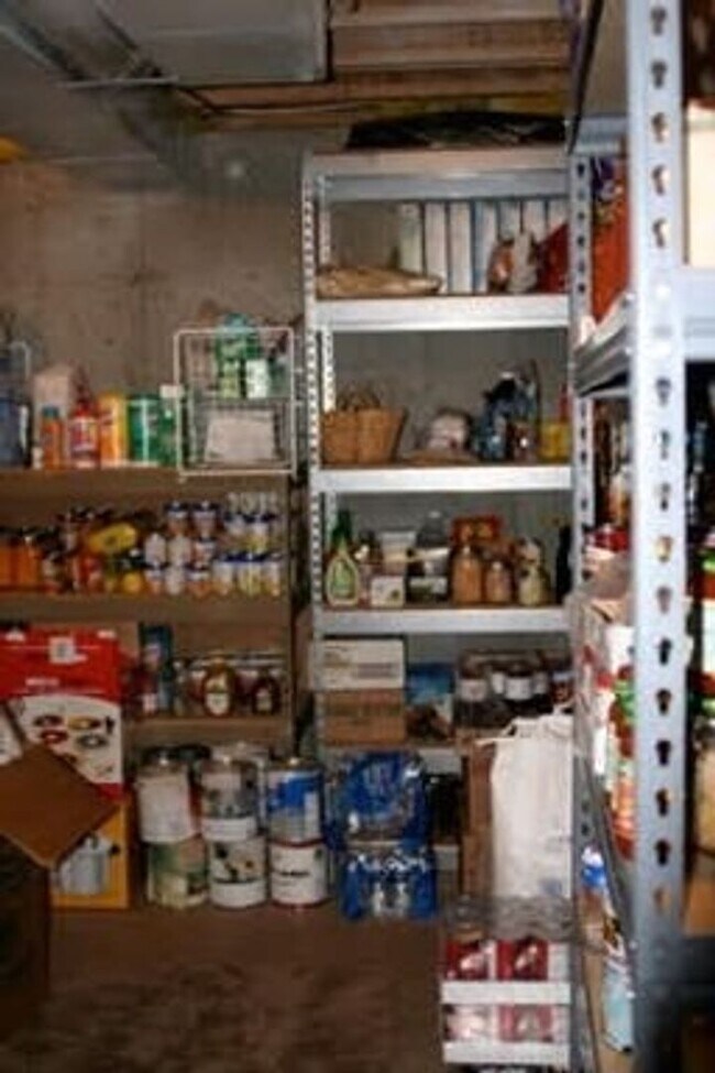 Building Photo - Beautiful 6 Bed 3 bath in Springville!!