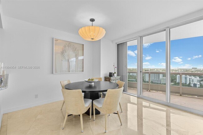 Building Photo - 1643 Brickell Ave