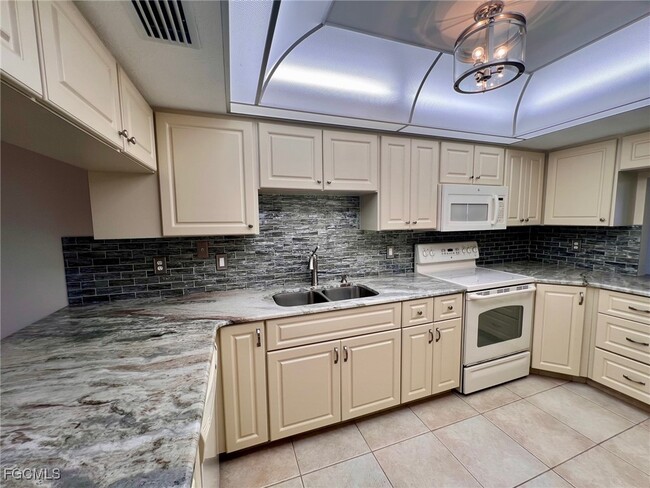 Building Photo - 4015 SE 20th Pl