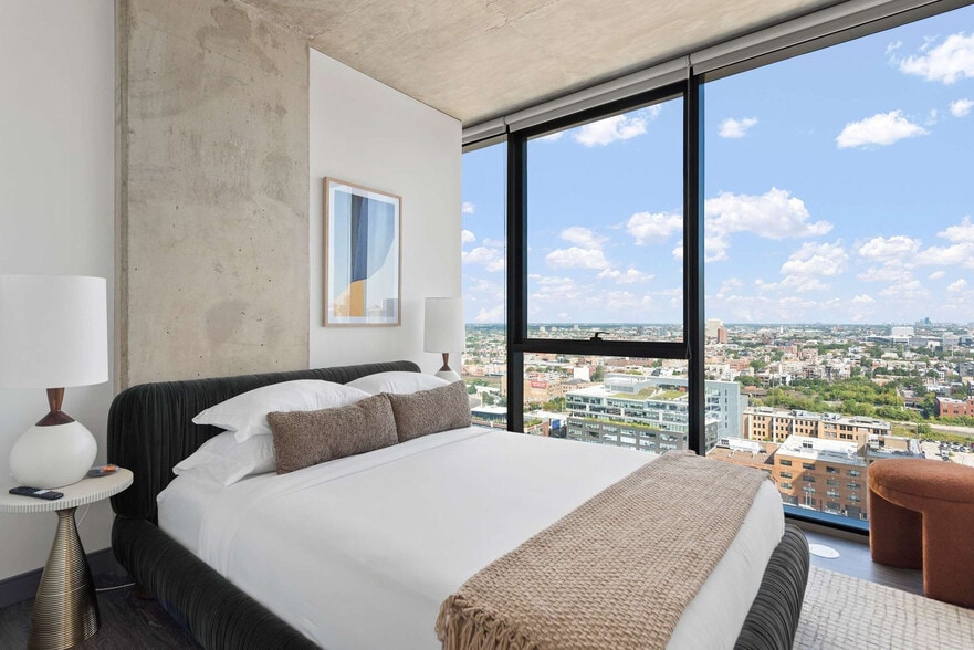 Building Photo - 168 N Elizabeth St