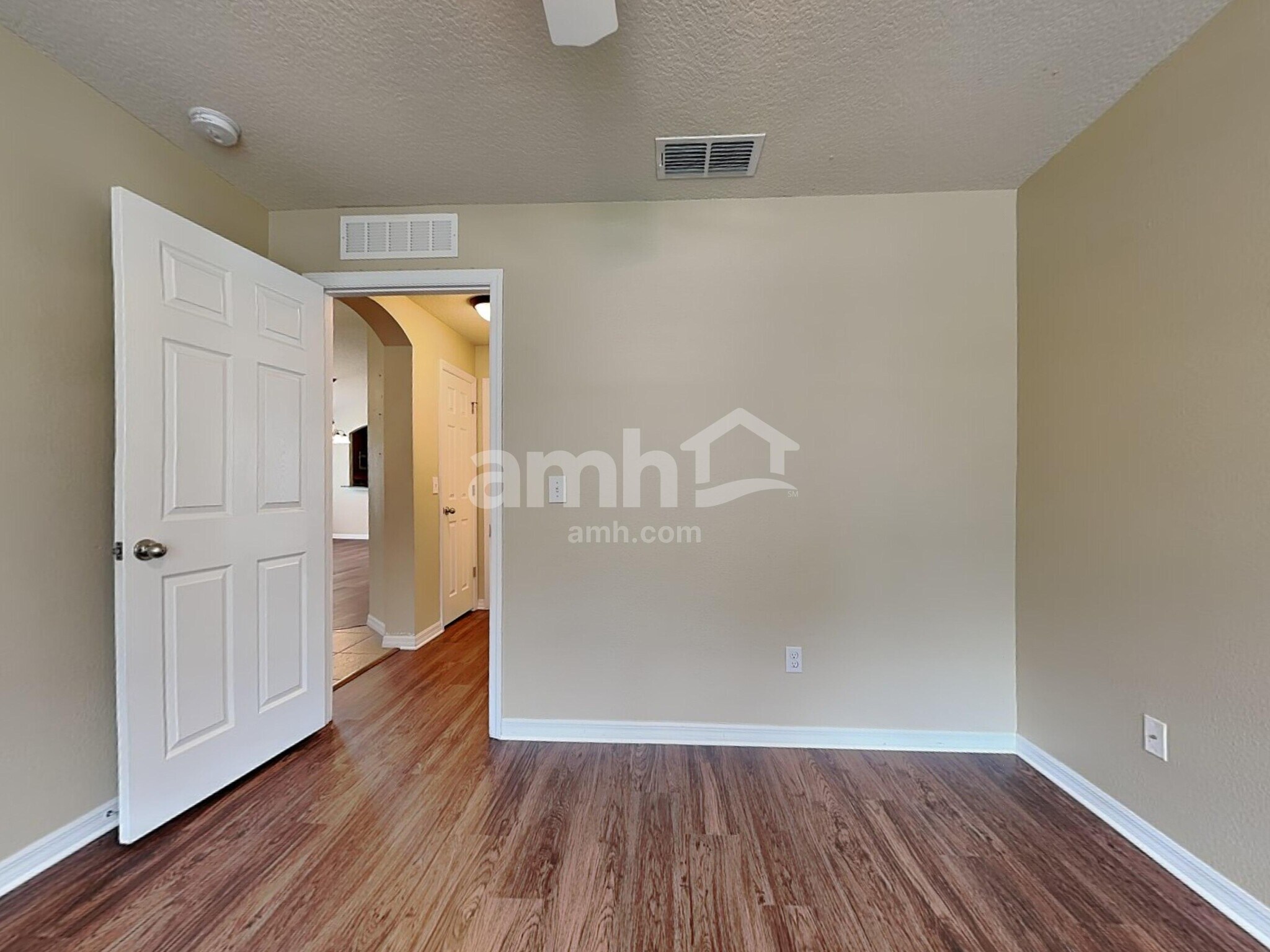 Building Photo - 915 Branchwood Way