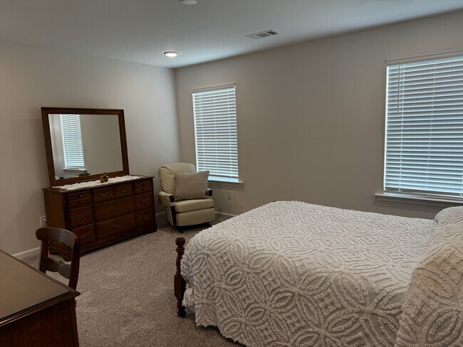 Building Photo - 230 Pedric Dr