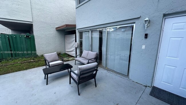 Building Photo - 15430 SW 81st Cir Ln
