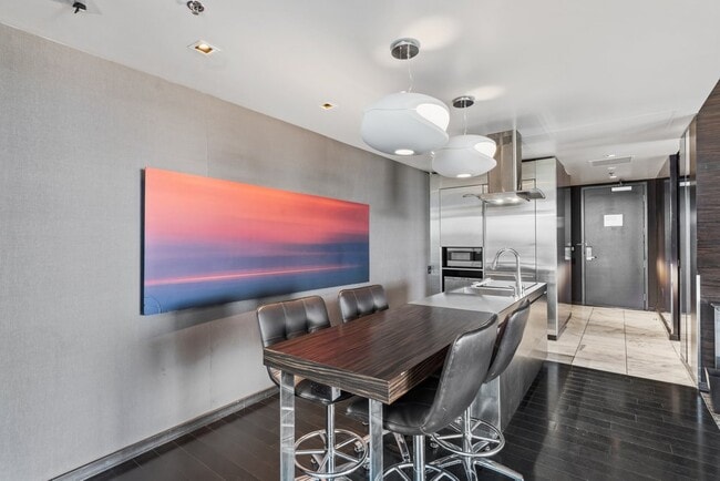 Building Photo - 4381 W Flamingo Rd