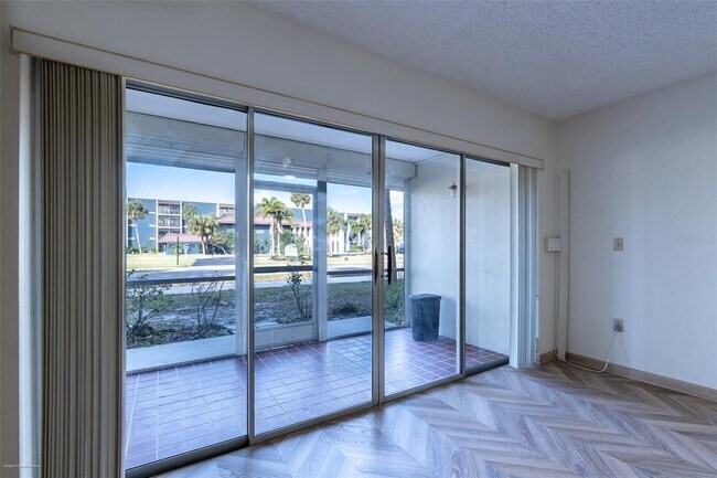 Building Photo - 2300 Aaron St