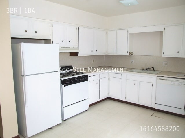 Building Photo - 5798 Christie Ave SE