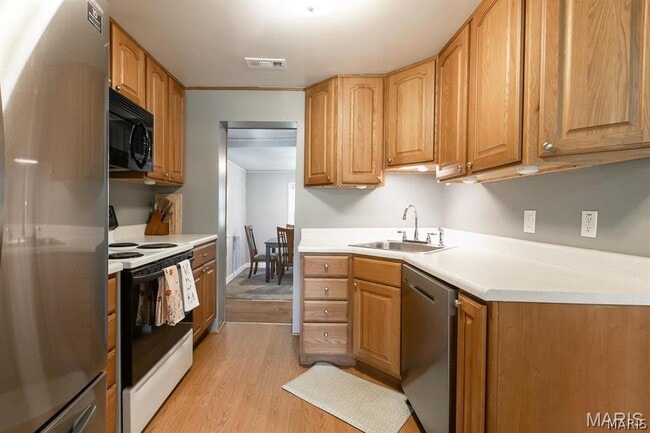 Building Photo - 417 N John St