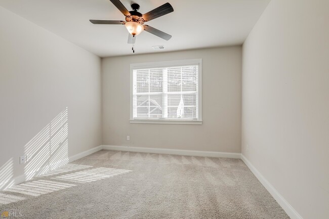 Building Photo - 322 Caledonia Ct