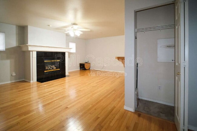 Building Photo - 2510 Mitchell Ave