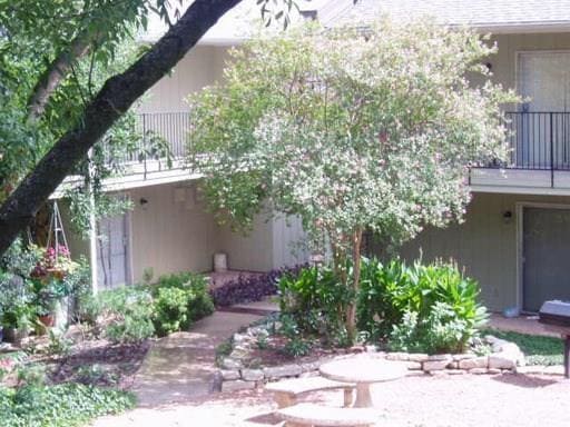 Building Photo - 500 E Riverside Dr