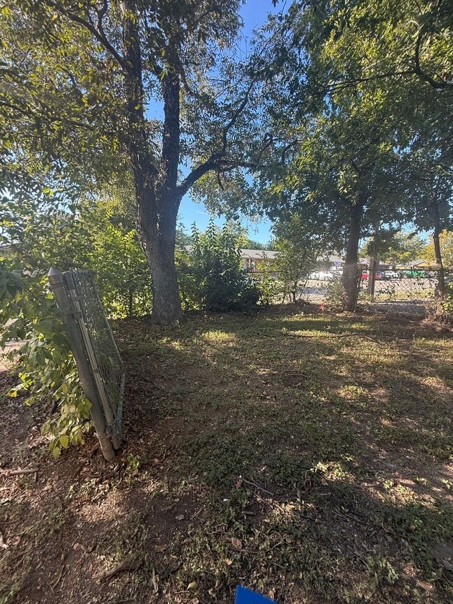 Building Photo - Cozy 3 Bedroom Family Home