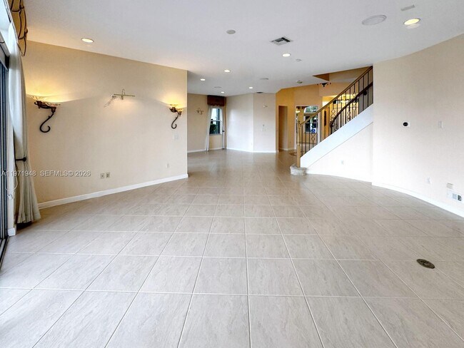 Building Photo - 5028 SW 170th Ave