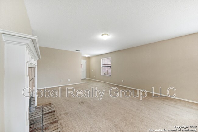 Building Photo - 129 Creek Run