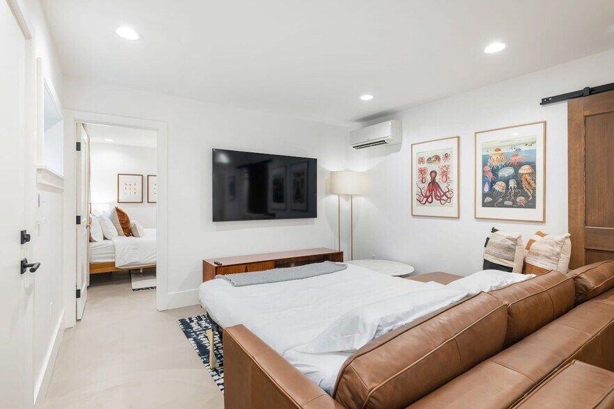 Building Photo - 2457 4th Ave W