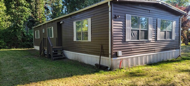 Building Photo - 8798 Holmquist Rd SE