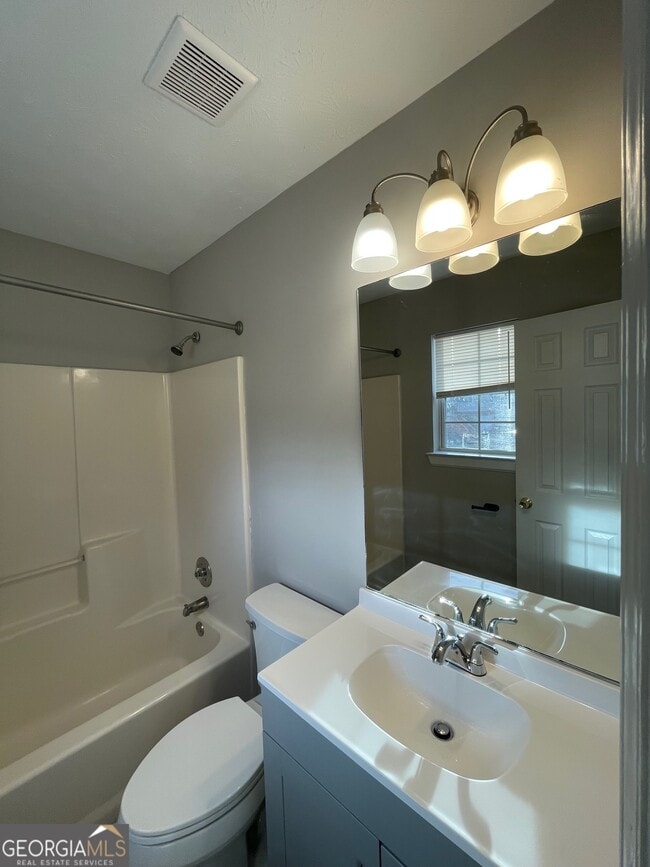 Building Photo - 42 Pope Rd