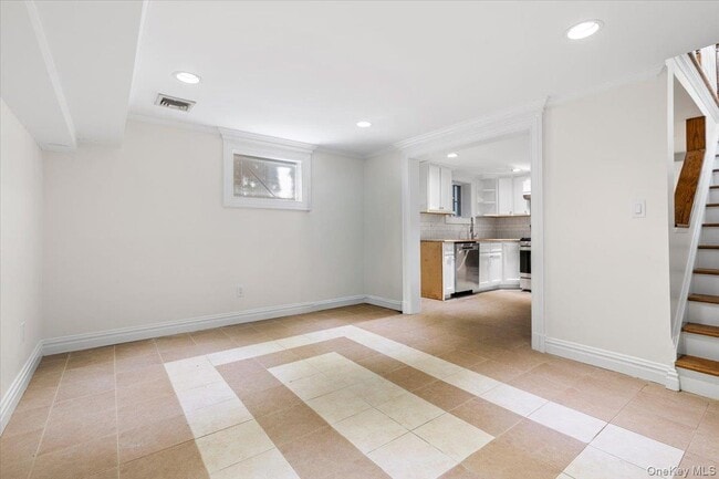 Building Photo - 397 Midland Ave