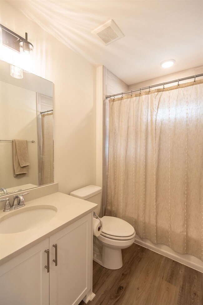 Building Photo - 1358 Landon Hills Dr