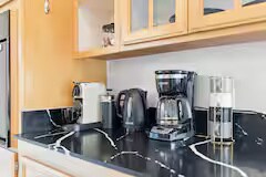 Building Photo - 3407 N Mountain View Dr