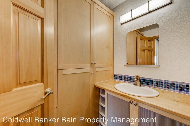 Building Photo - 2 br, 2 bath House - 2625 13th Avenue West...