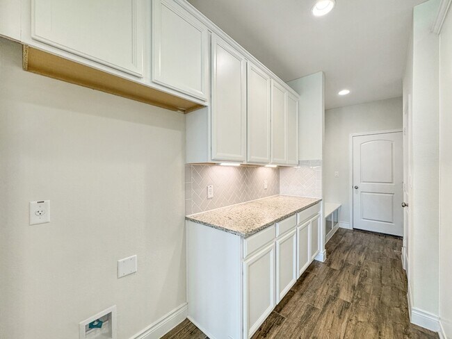 Building Photo - 12119 Cat Ballou