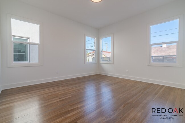 Building Photo - Gorgeous Melrose Hill Bungalow!