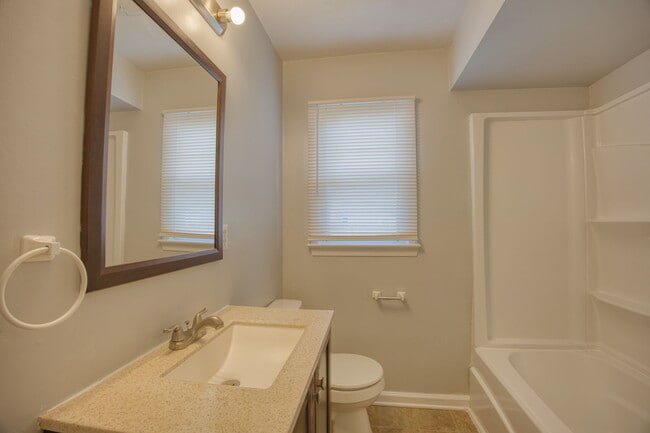 Building Photo - 2902 Princeton Ave