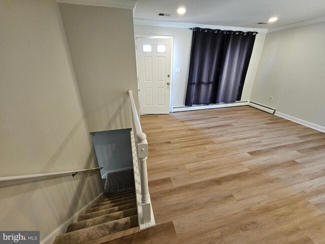 Building Photo - 14236 Caroline St