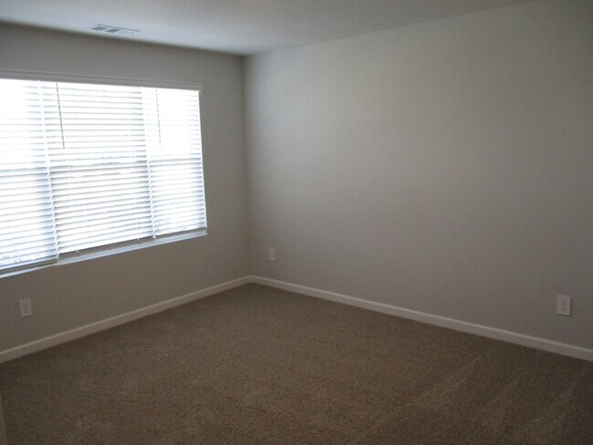 Building Photo - 515 Ferndale Pl