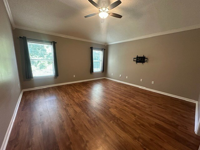 Building Photo - Spacious 4 Bedroom Home With Upstairs Private Suite And 2 Car Garage