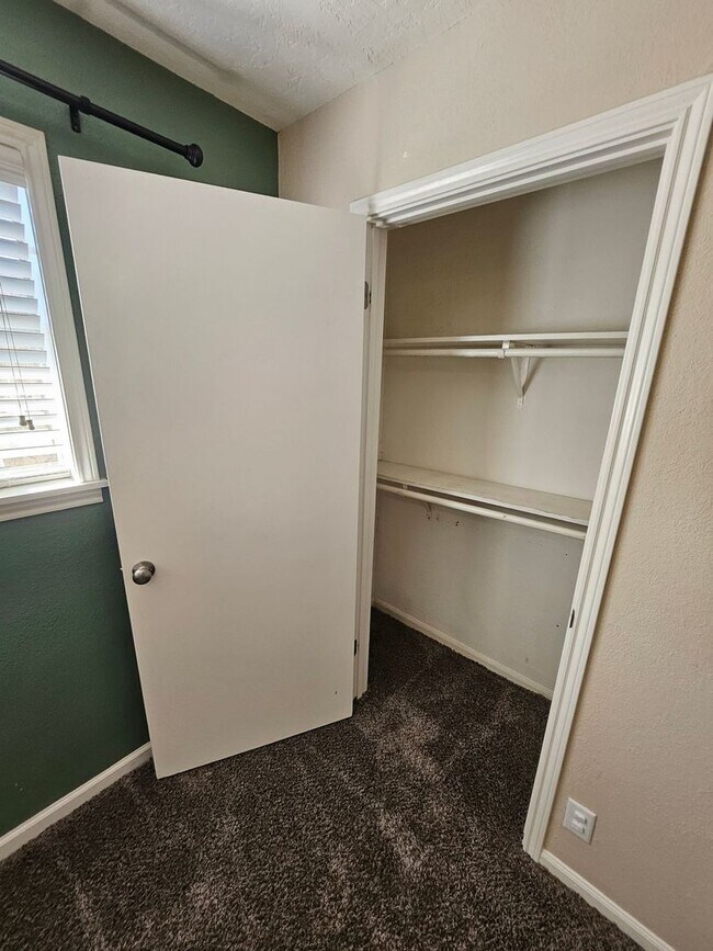 Building Photo - 914 S Tenth Street