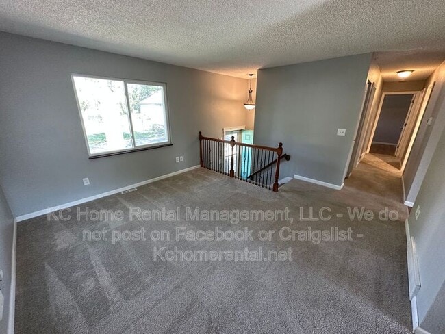 Building Photo - 1201 Golfview Dr