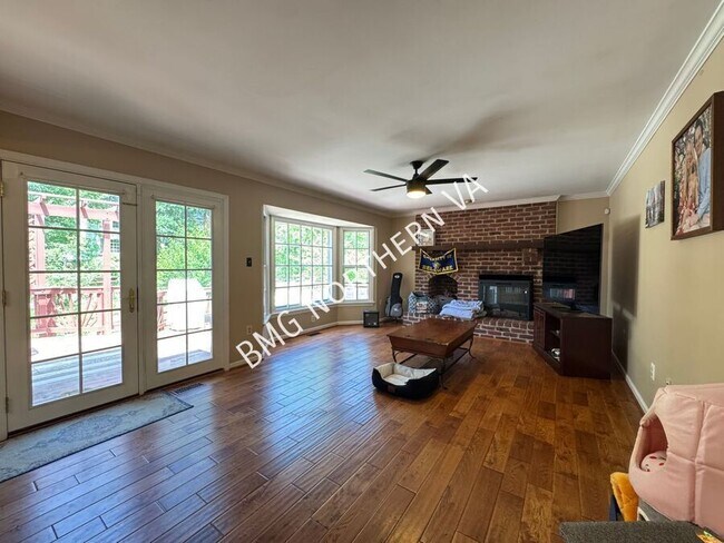 Building Photo - 10205 Daylily Ct