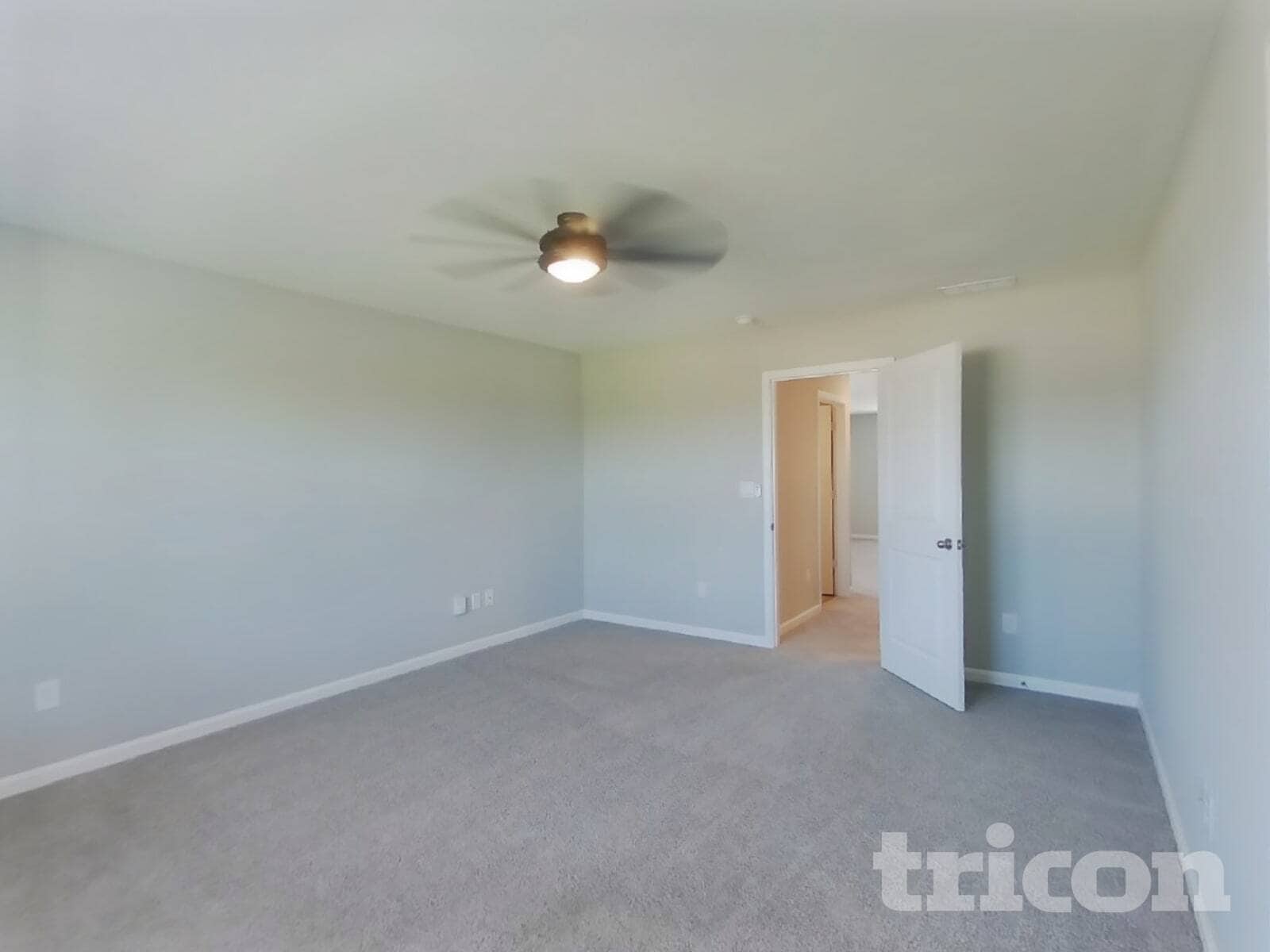 Building Photo - 1658 Fairmount Dr