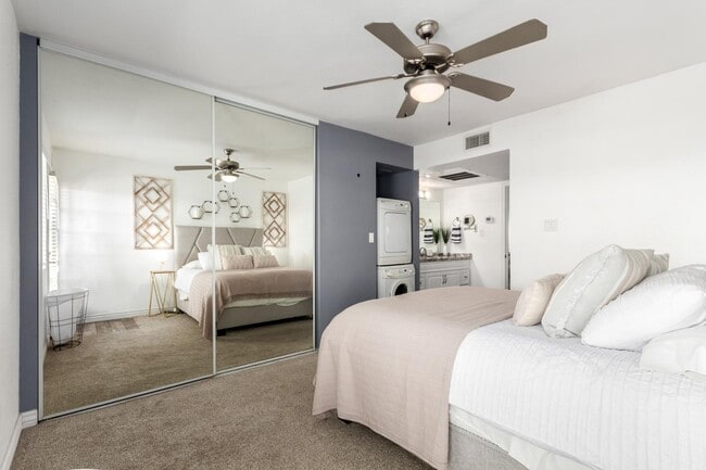 Building Photo - 5995 N 78th St