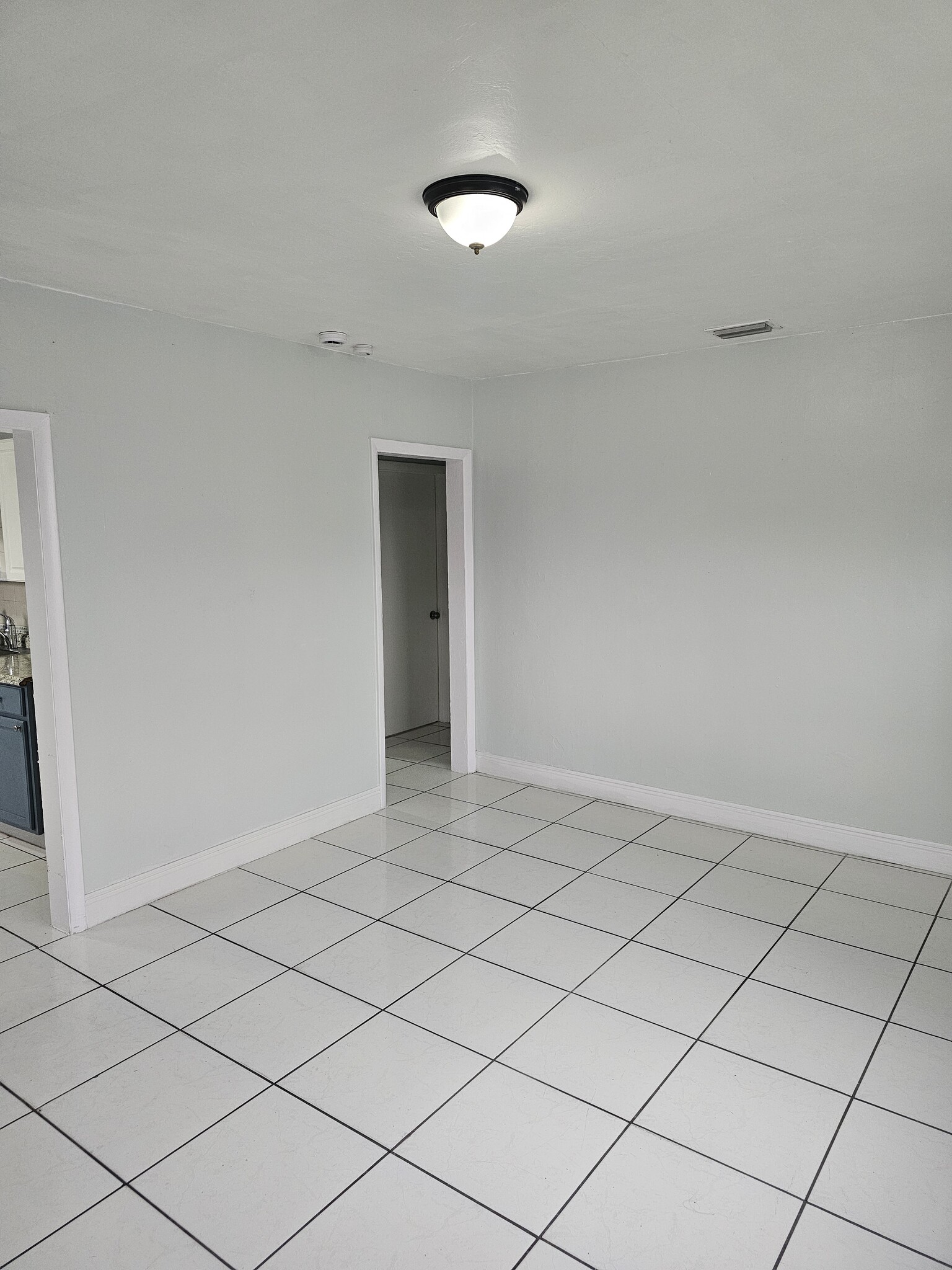 Building Photo - 1240 Rutland St